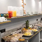 Отель Alma 3*