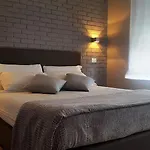 Отель Alma 3*