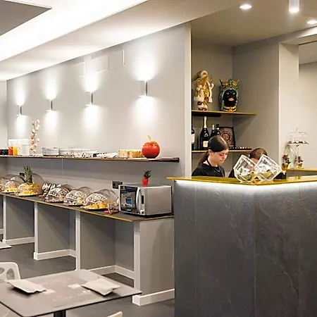阿尔玛酒店 酒店